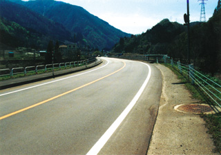 Thin-layer Split (Stone) Mastic Asphalt Pavement　Thin-layer SMAC