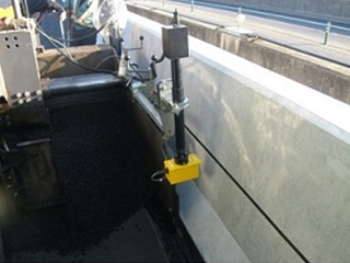 Automatic Pavement Height Control System for Bridge Paving　CAMERA-EYE